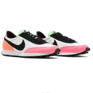Women’s Nike DayBreaks